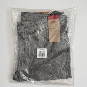 NWT Levi's Slim Fit Jeans for Men - 32x30 Gray 🩶